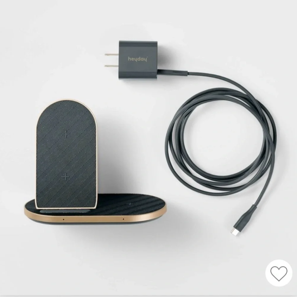 NWNT, heyday 2 in 1 charging station and phone case